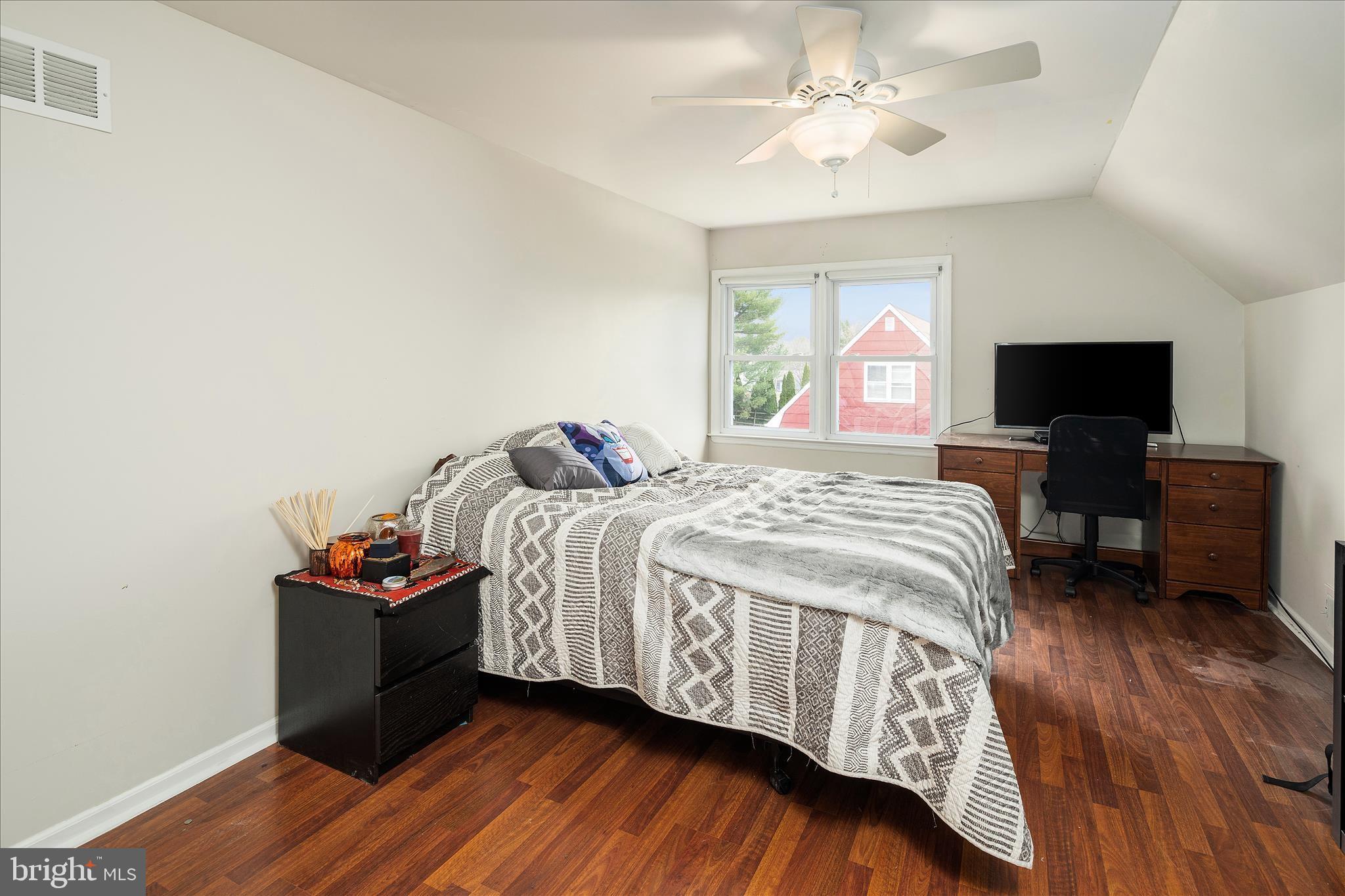 29 Crown Road Ewing, NJ 08638 - Photo 14 of 28 2nd Bedroom