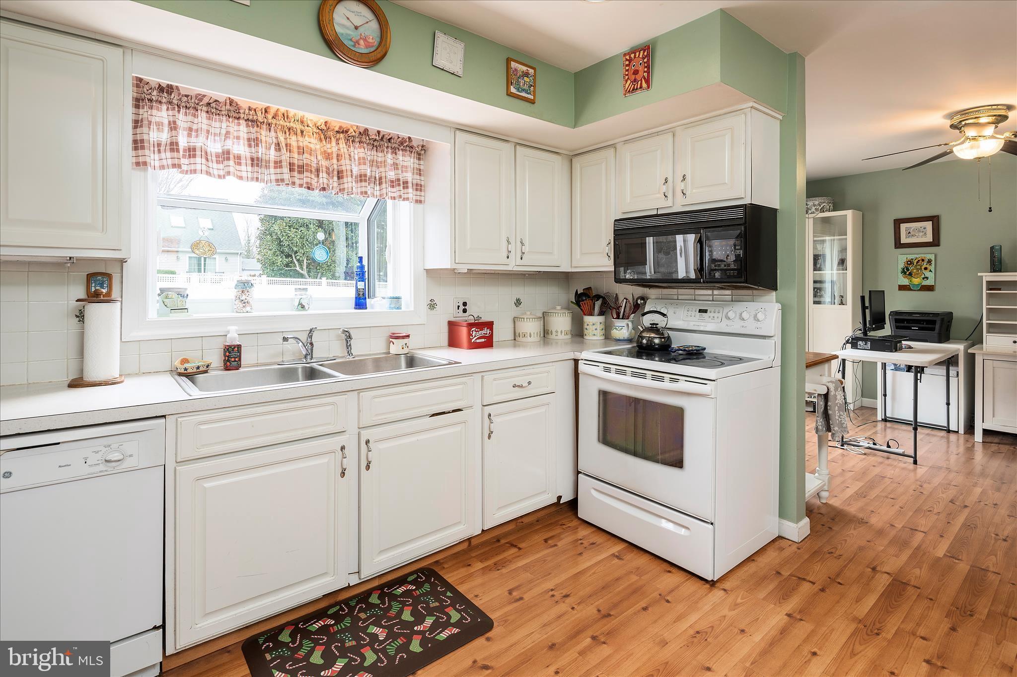 29 Crown Road Ewing, NJ 08638 - Photo 6 of 28 Kitchen