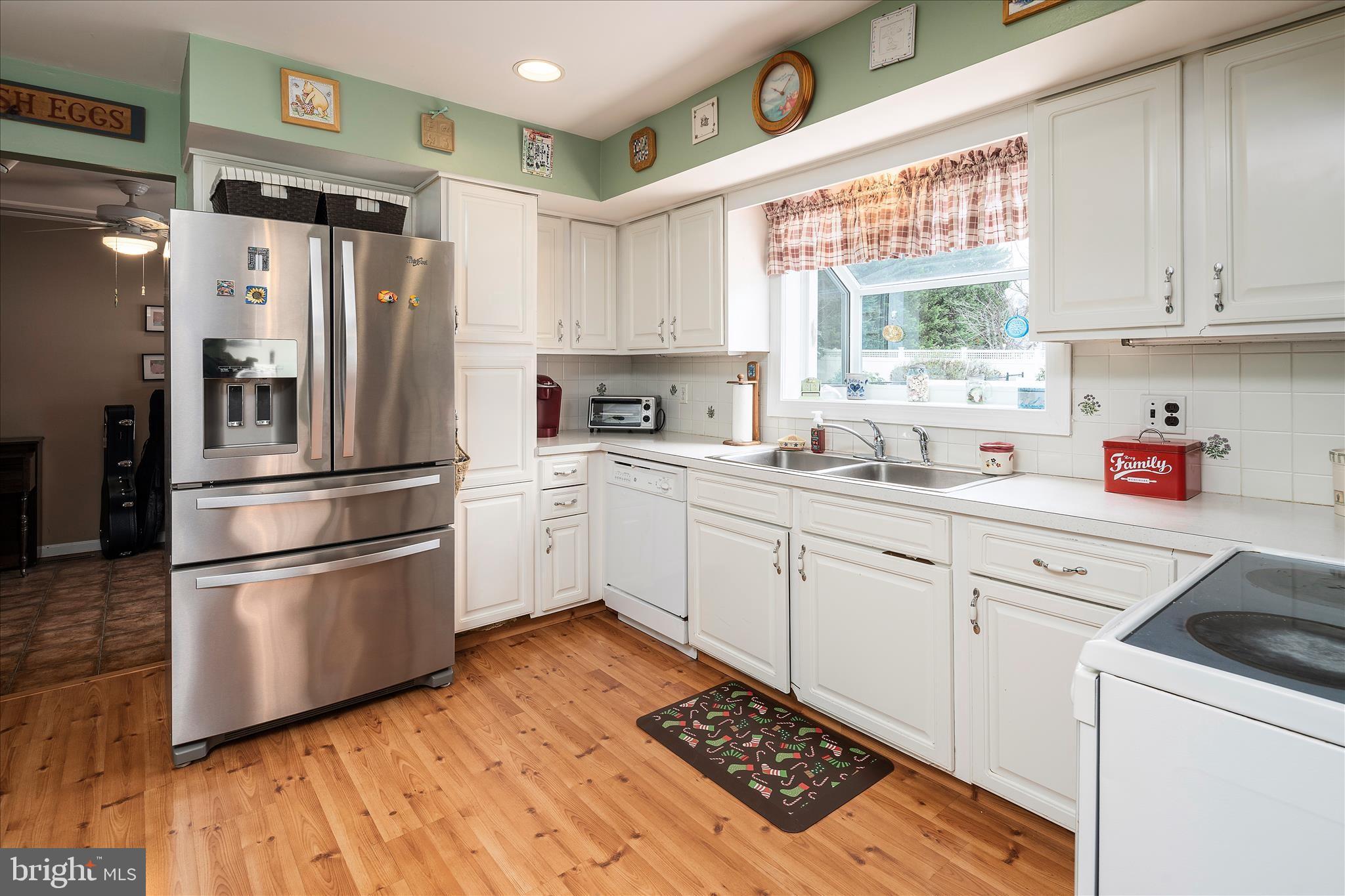 29 Crown Road Ewing, NJ 08638 - Photo 7 of 28 Kitchen