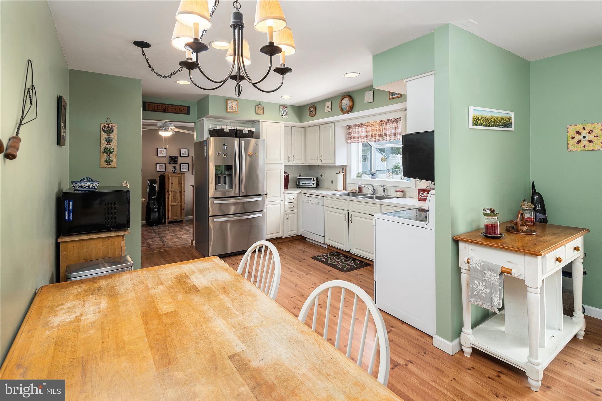 29 Crown Road Ewing, NJ 08638 - Photo 8 of 28 Kitchen