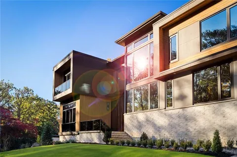 $6,395,000 | 654 Longleaf Drive Northeast, Atlanta, GA 30342