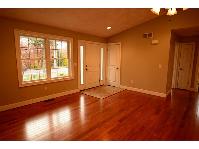 1391 Main Street Coventry, RI 02816 - Photo 10 of 12 Living Room.