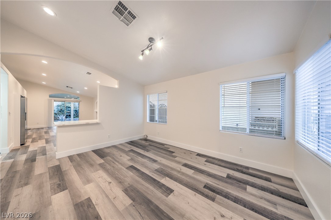 8233 West Rochelle Avenue Las Vegas, NV 89147 - Photo 14 of 49