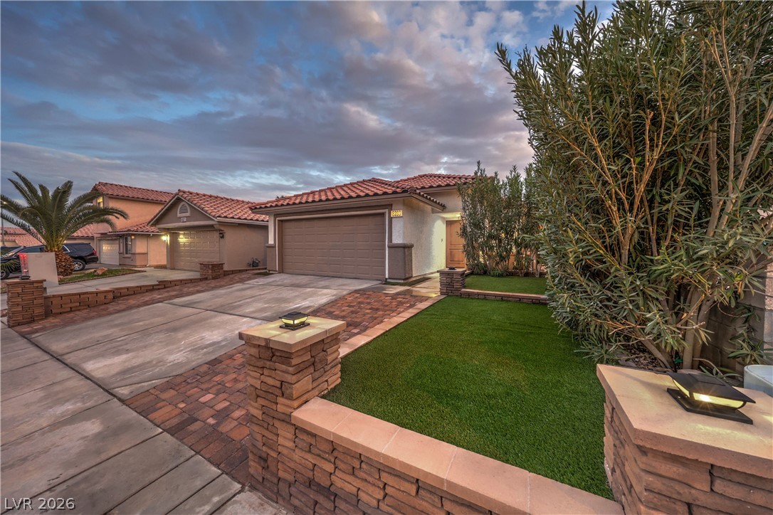 8233 West Rochelle Avenue Las Vegas, NV 89147 - Photo 15 of 49