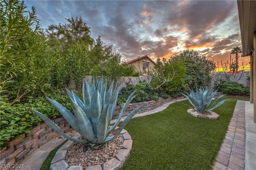 8233 West Rochelle Avenue Las Vegas, NV 89147 - Photo 22 of 49