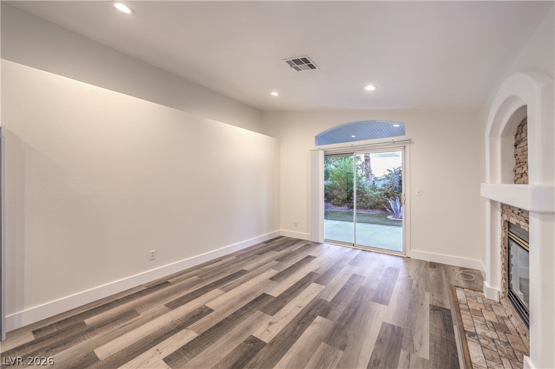 8233 West Rochelle Avenue Las Vegas, NV 89147 - Photo 4 of 49