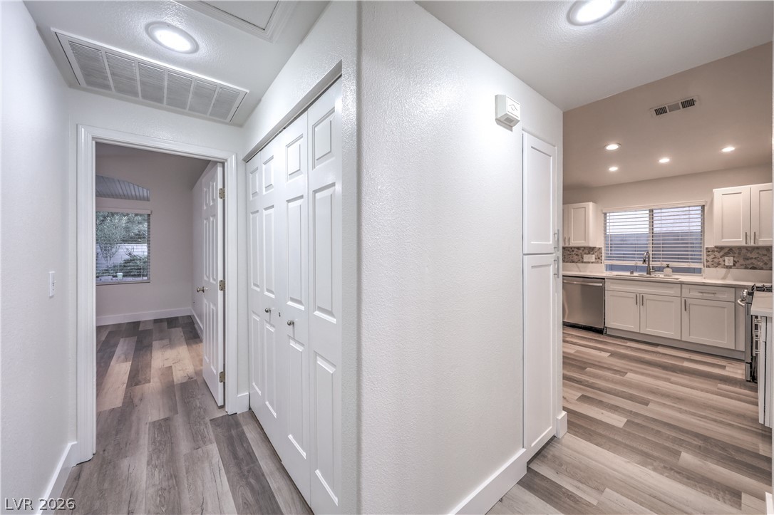 8233 West Rochelle Avenue Las Vegas, NV 89147 - Photo 6 of 49