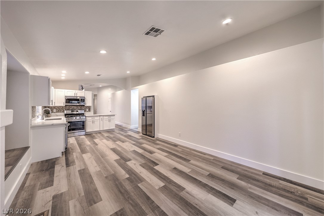 8233 West Rochelle Avenue Las Vegas, NV 89147 - Photo 9 of 49