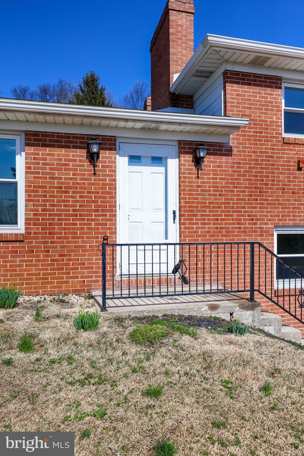 29 Merrin Road York, PA 17402 - Photo 3 of 42