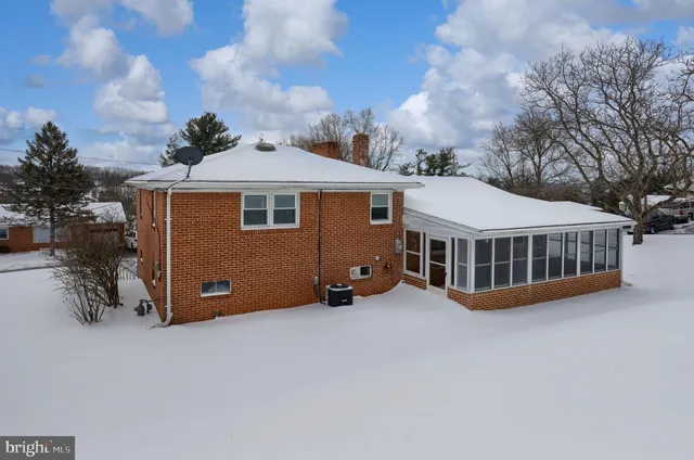 $339,900 | 29 Merrin Road, York, PA 17402