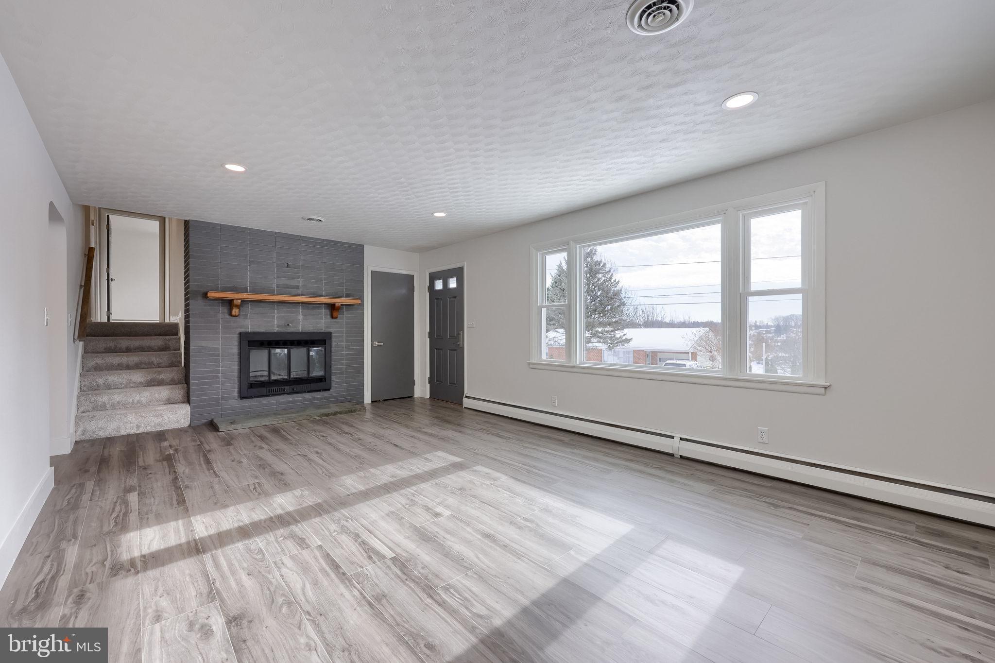 29 Merrin Road York, PA 17402 - Photo 5 of 42