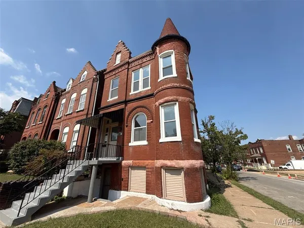 $189,898 | 2901 Magnolia Avenue, St. Louis, MO 63118