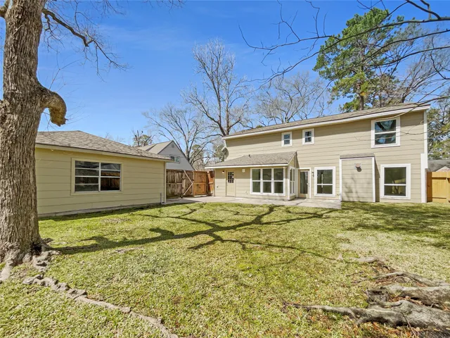 $344,000 | 515 Rosewood Drive, Shenandoah, TX 77381