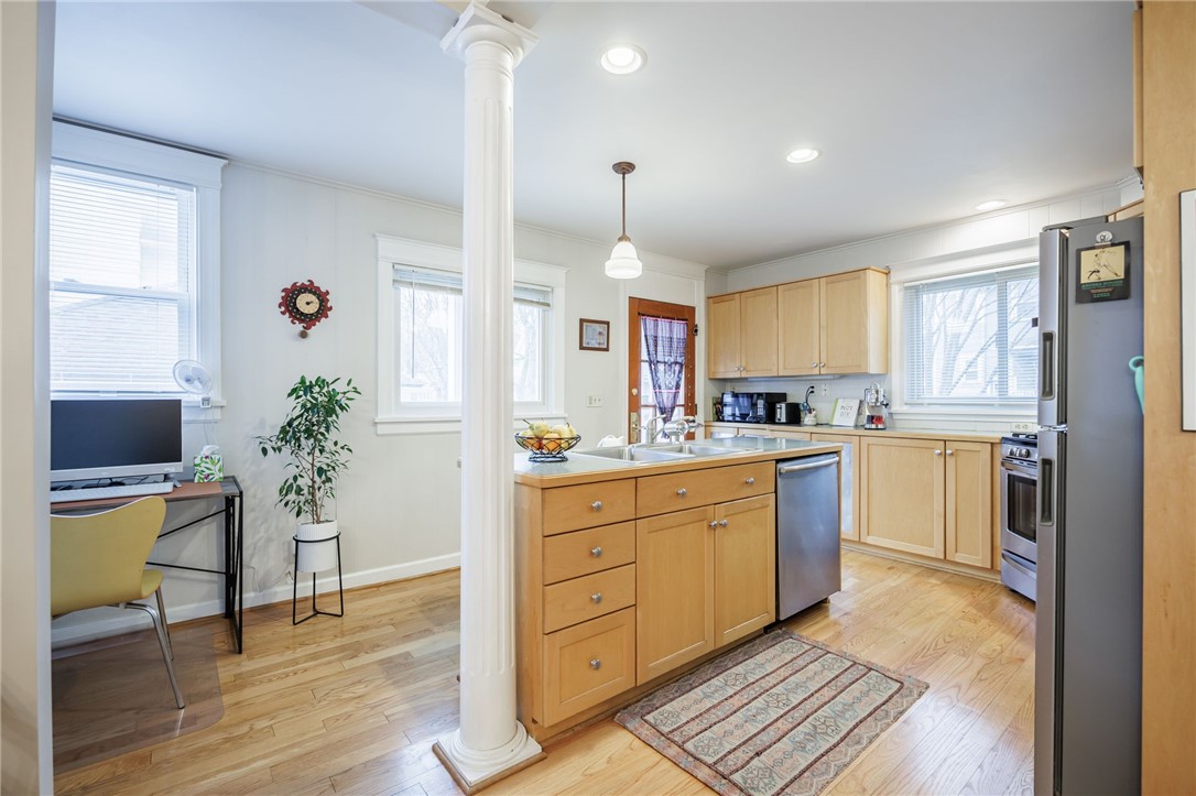 1035 Park Avenue Rochester, NY 14610 - Photo 11 of 33