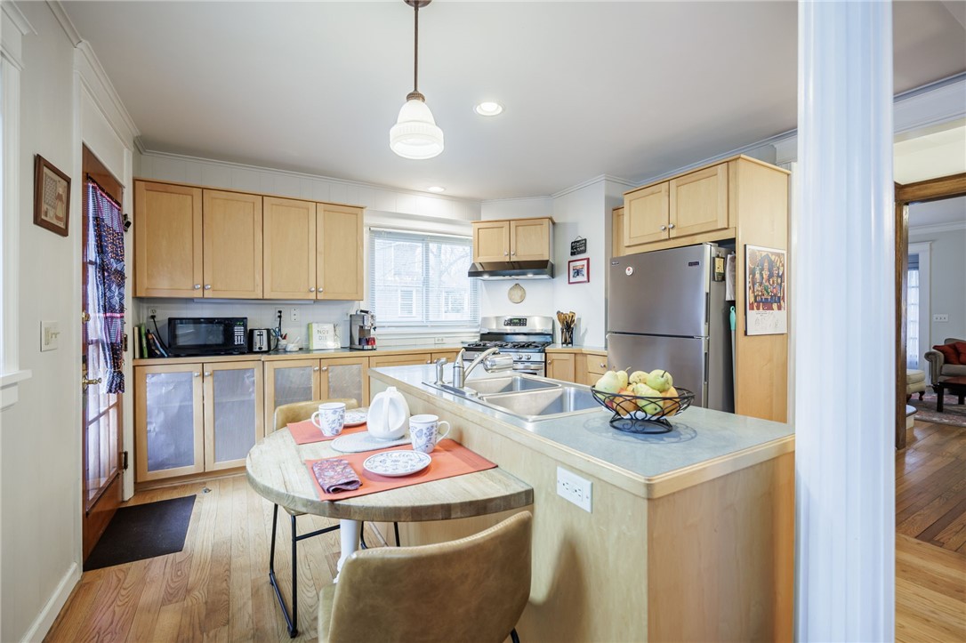 1035 Park Avenue Rochester, NY 14610 - Photo 12 of 33