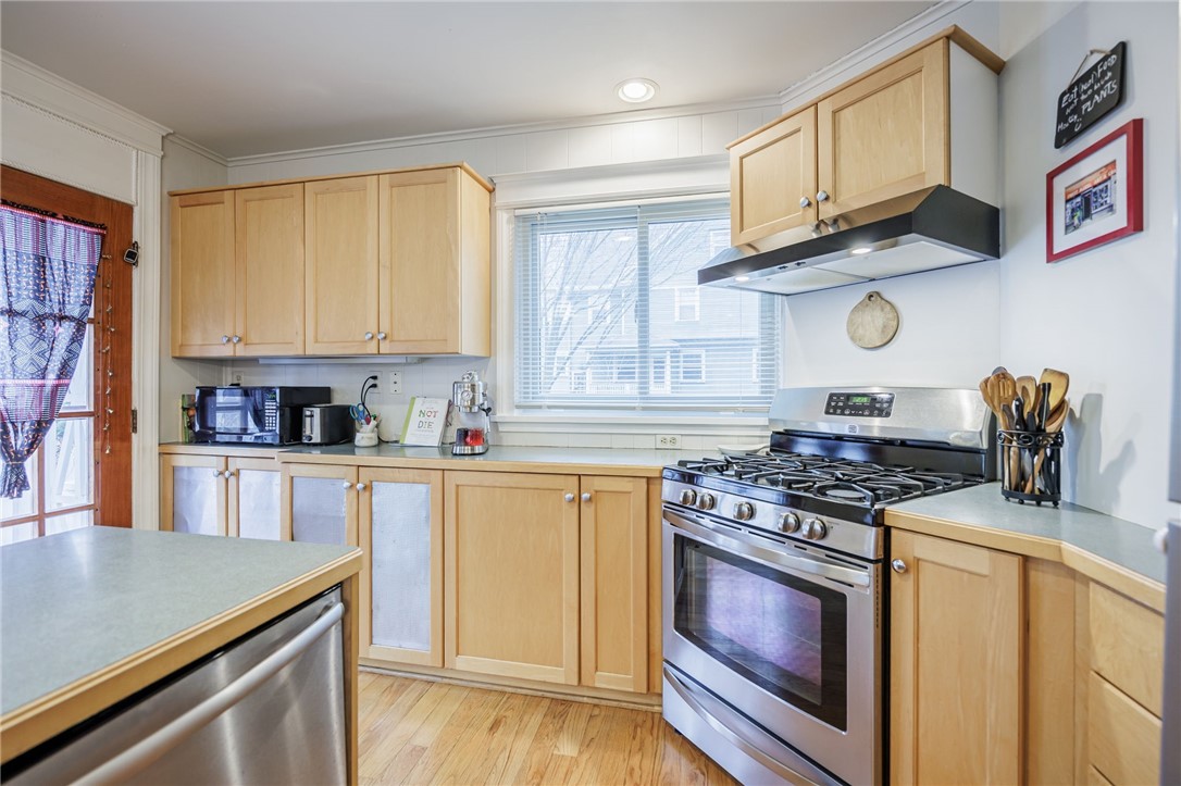 1035 Park Avenue Rochester, NY 14610 - Photo 13 of 33