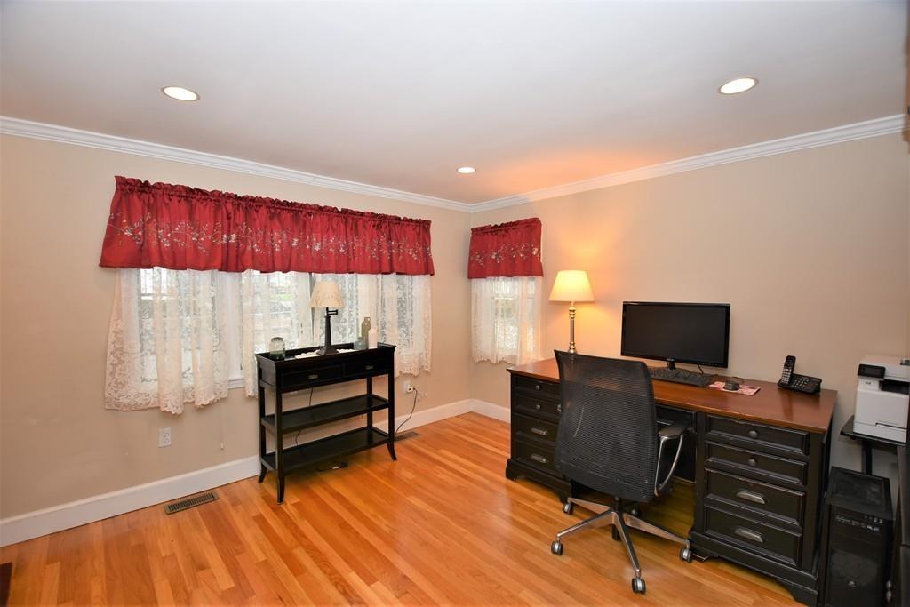 91 Stone Road Waltham, MA 02453 - Photo 10 of 23 Gallery Image 10