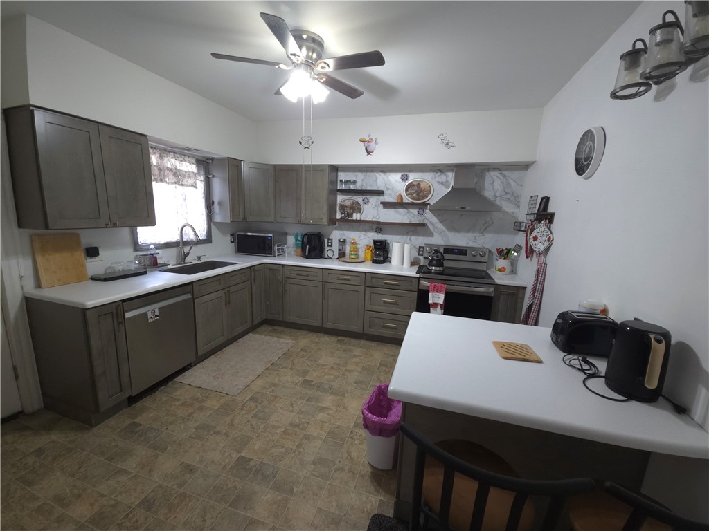 30 Flanders Street Rochester, NY 14619 - Photo 5 of 28