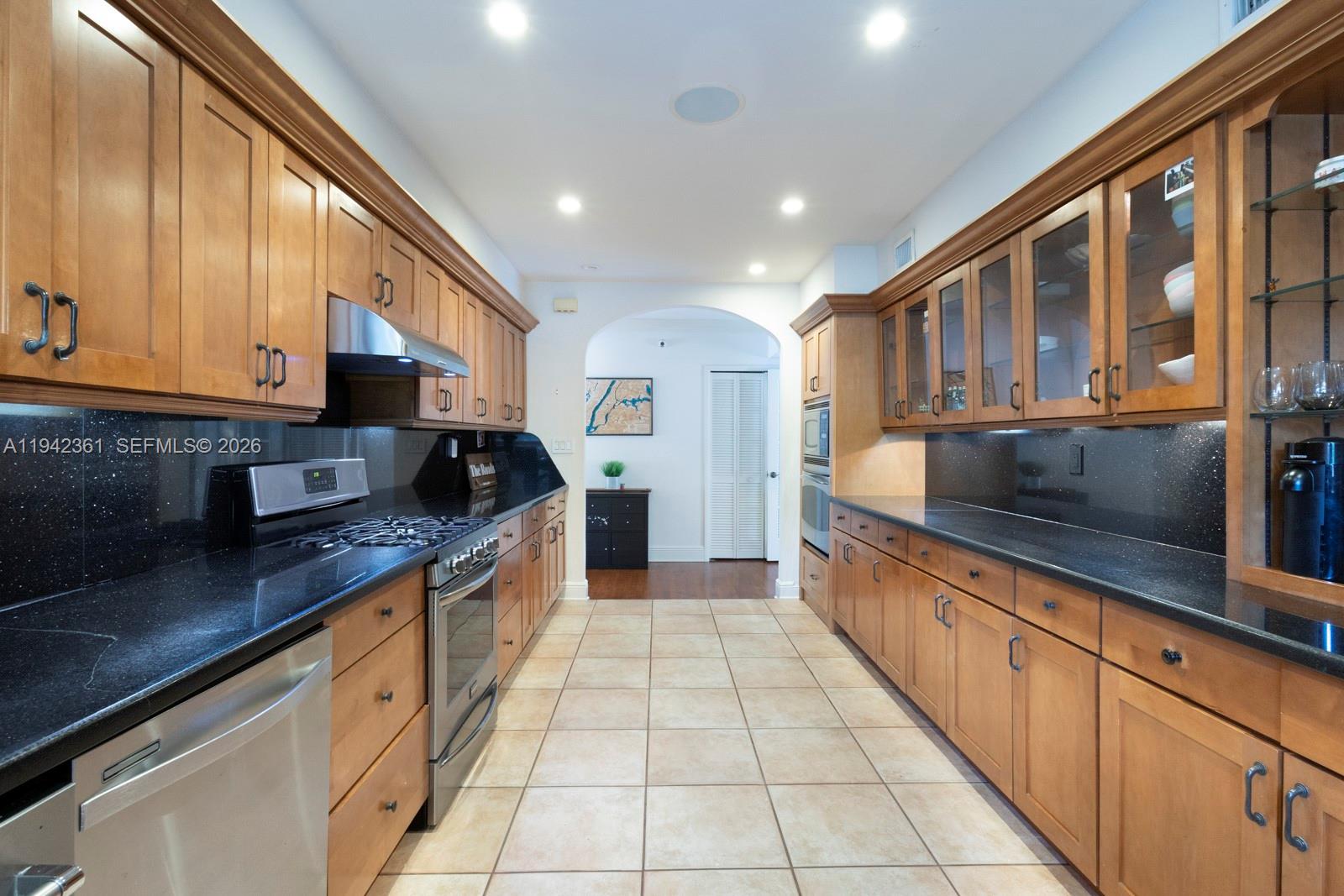 360 Southwest 28th Road Miami, FL 33129 - Photo 11 of 41