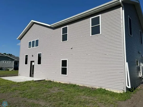 $583,690 | 1204 Lincoln Street, Lisbon, ND 58054