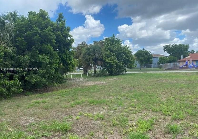 9 W Street Riviera Beach, FL 33404 - Photo 2 of 3 Gallery Image 2