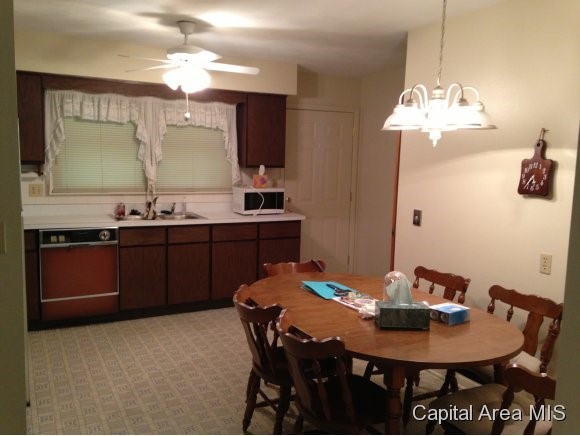 219 Dickinson Road Springfield, IL 62704 - Photo 2 of 6