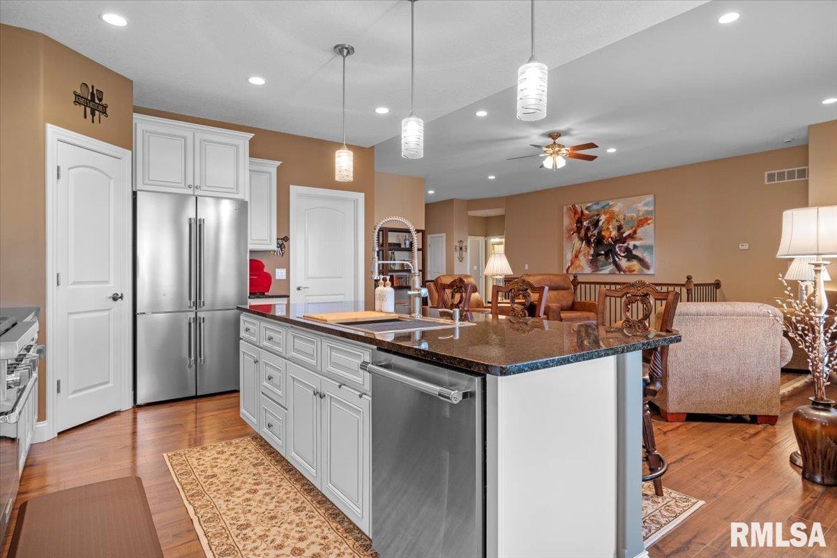 5532 Legacy Lane Springfield, IL 62711 - Photo 11 of 49 Gallery Image 11