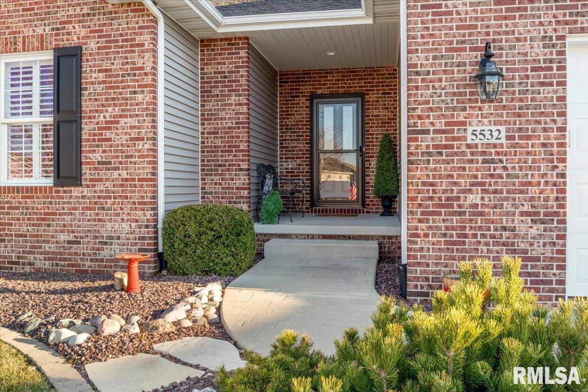 5532 Legacy Lane Springfield, IL 62711 - Photo 2 of 49 Gallery Image 2