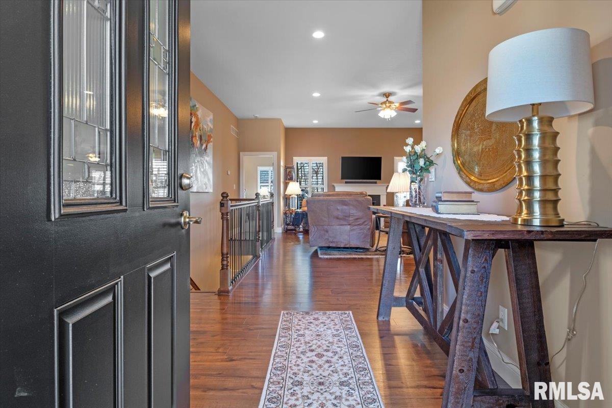 5532 Legacy Lane Springfield, IL 62711 - Photo 4 of 49 Gallery Image 4