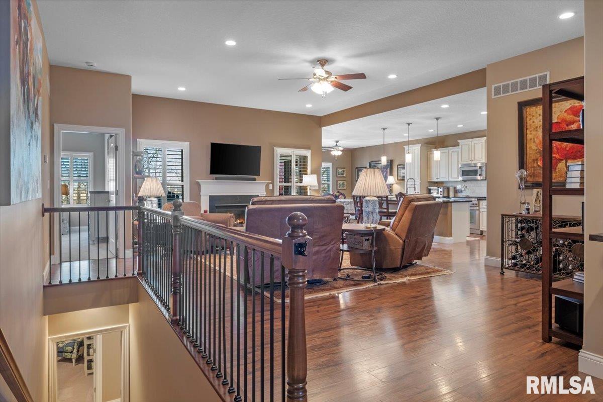 5532 Legacy Lane Springfield, IL 62711 - Photo 5 of 49 Gallery Image 5