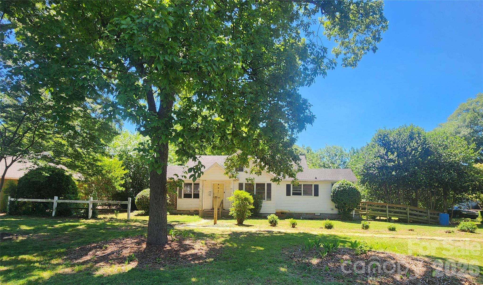 5510 Allen Road East Charlotte, NC 28269 - Photo 1 of 27