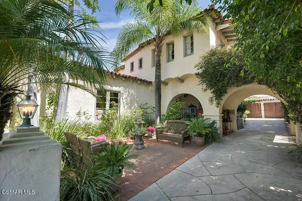 $2,350,000 | 1234 North Everett Street, Glendale, CA 91207