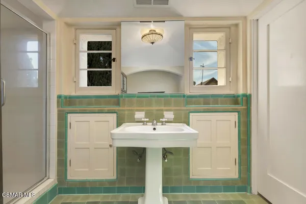 $2,350,000 | 1234 North Everett Street, Glendale, CA 91207