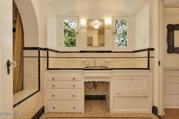 $2,350,000 | 1234 North Everett Street, Glendale, CA 91207