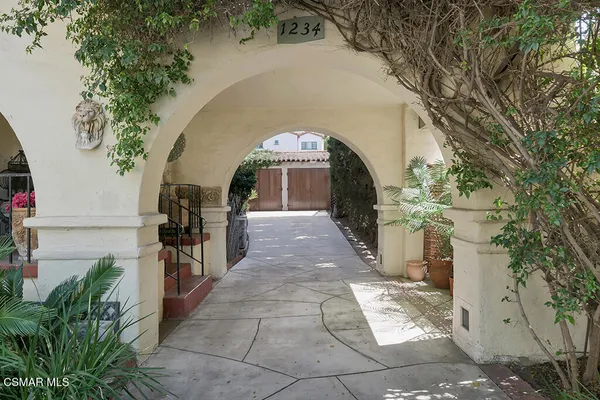 $2,350,000 | 1234 North Everett Street, Glendale, CA 91207