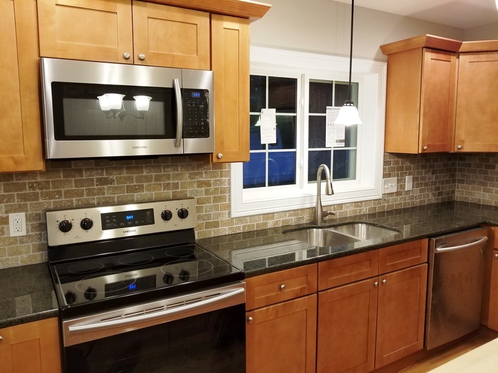 15 Labelle Street West Springfield, MA 01089 - Photo 6 of 30 Gallery Image 6