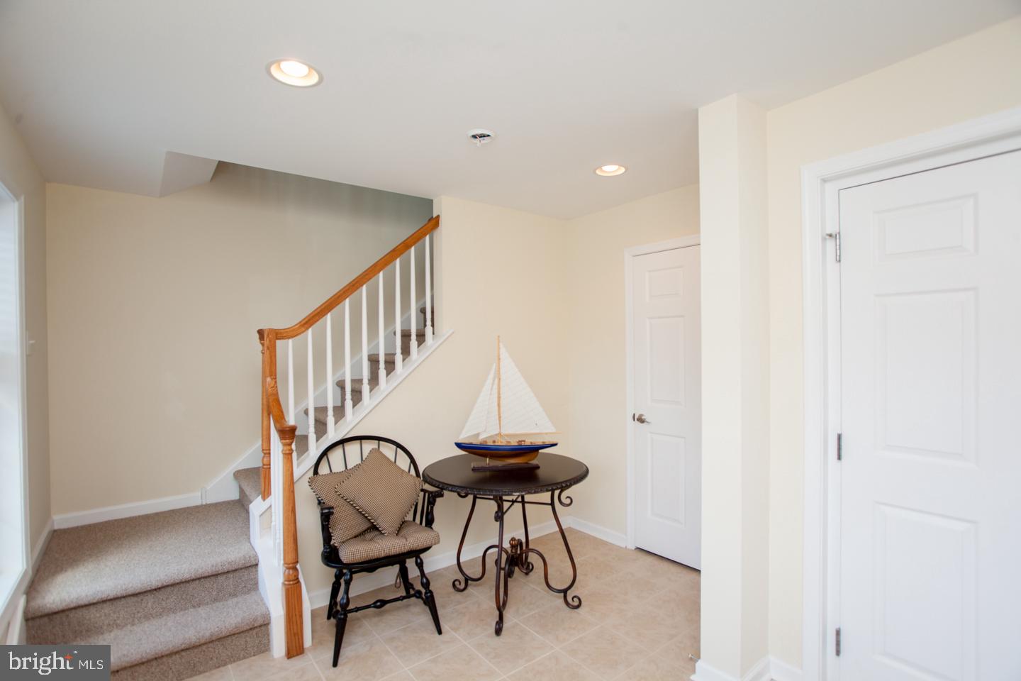6 Walters Lane Pipersville, PA 18947 - Photo 5 of 33 Large Welcoming Foyer