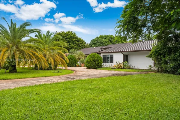 $2,500,000 | 8700 Southwest 97th Terrace, Miami, FL 33176