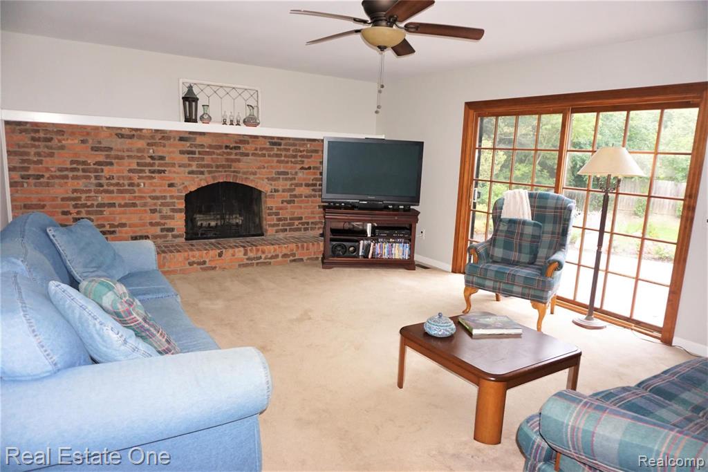 1102 Hackberry Circle Rochester Hills, MI 48309 - Photo 7 of 35