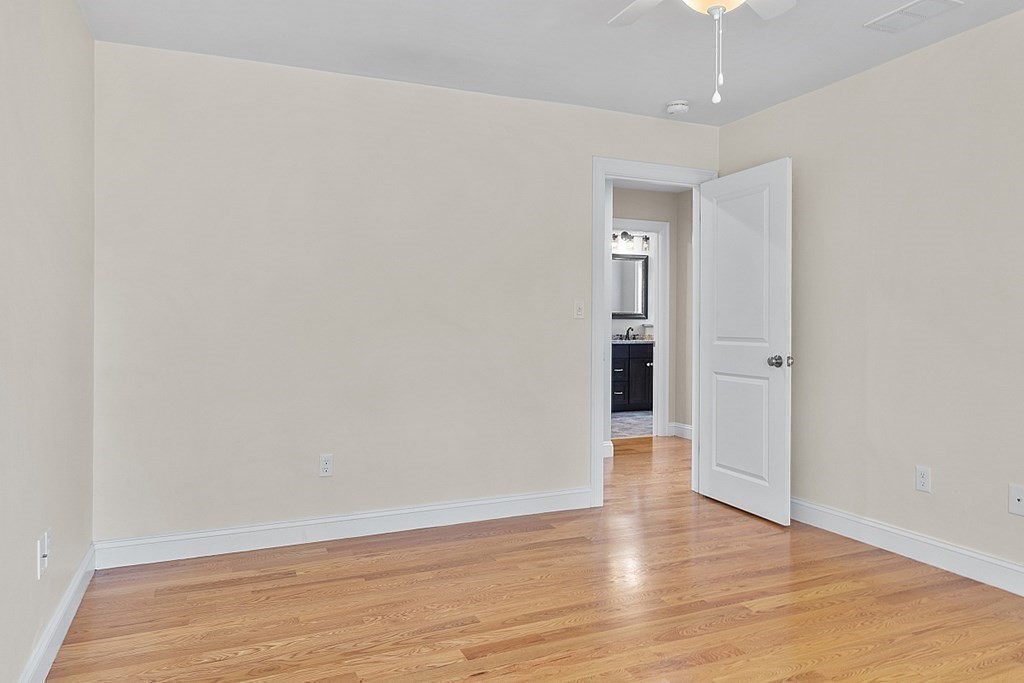 24 Church Street, Unit 1 Wakefield, MA 01880 - Photo 18 of 32