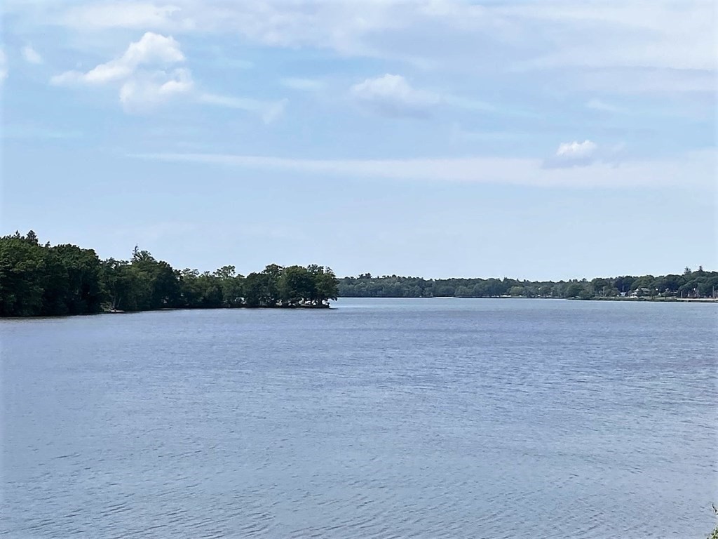 24 Church Street, Unit 1 Wakefield, MA 01880 - Photo 2 of 32