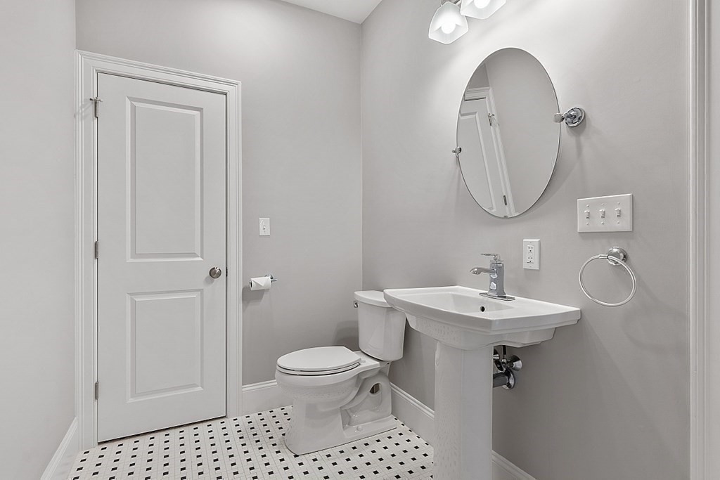 24 Church Street, Unit 1 Wakefield, MA 01880 - Photo 9 of 32