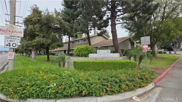 $2,700 | 2061 West Redlands Boulevard, Redlands, CA 92373