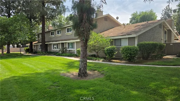 $2,700 | 2061 West Redlands Boulevard, Redlands, CA 92373