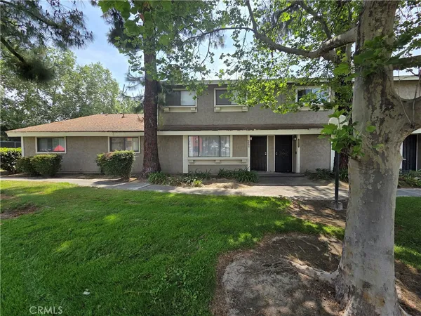 $2,700 | 2061 West Redlands Boulevard, Redlands, CA 92373