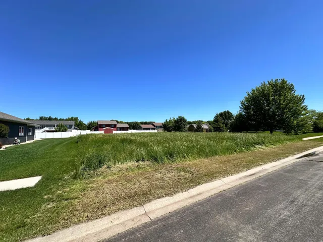 $29,900 | 704 Andrew Street, Marshall, MN 56258