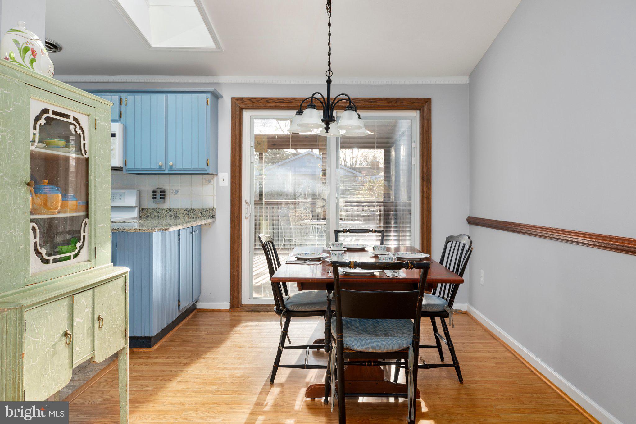 112 North Harrison Road Sterling, VA 20164 - Photo 6 of 26 Light-filled dining space with skylight