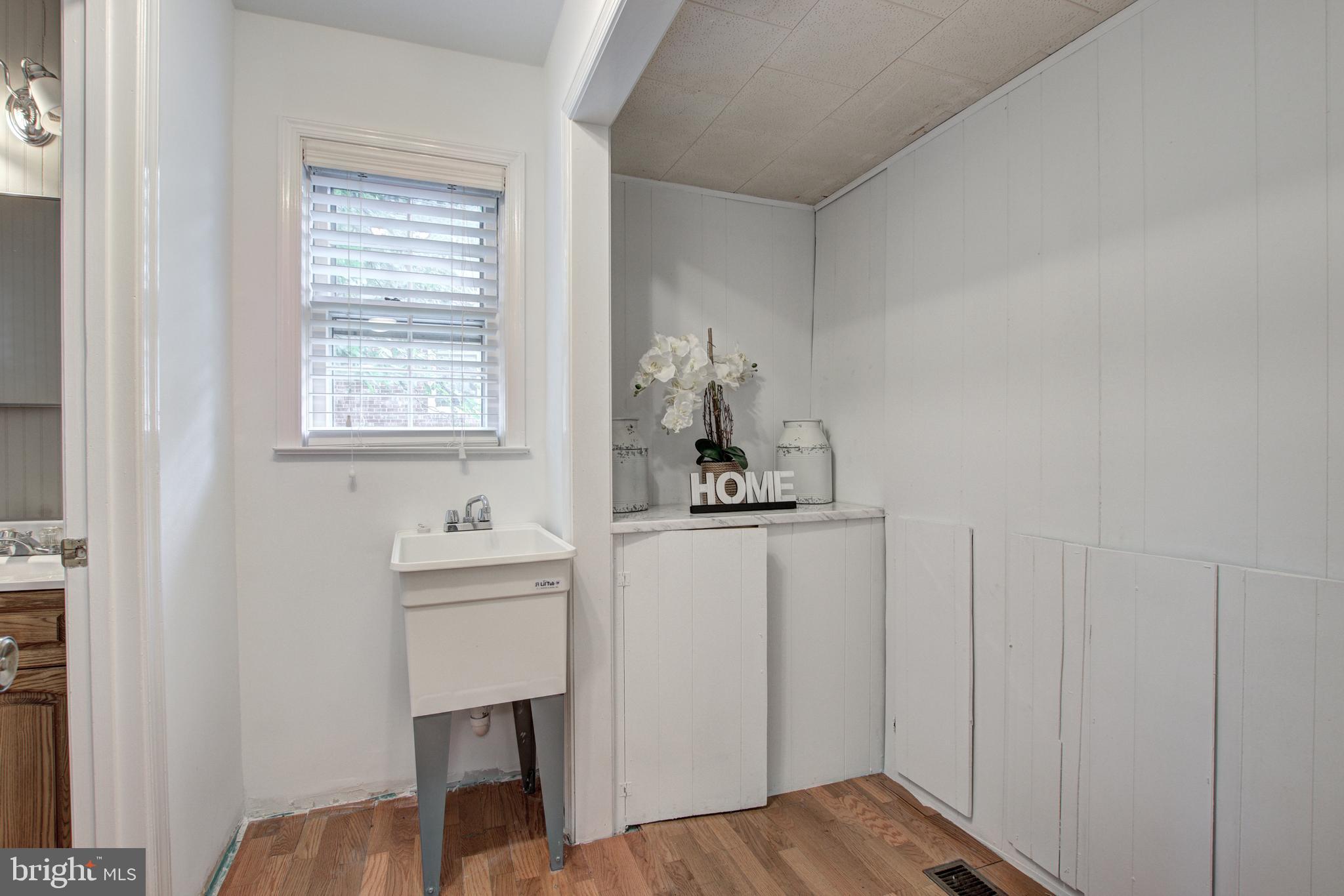 8625 Blackpool Drive Annandale, VA 22003 - Photo 37 of 50