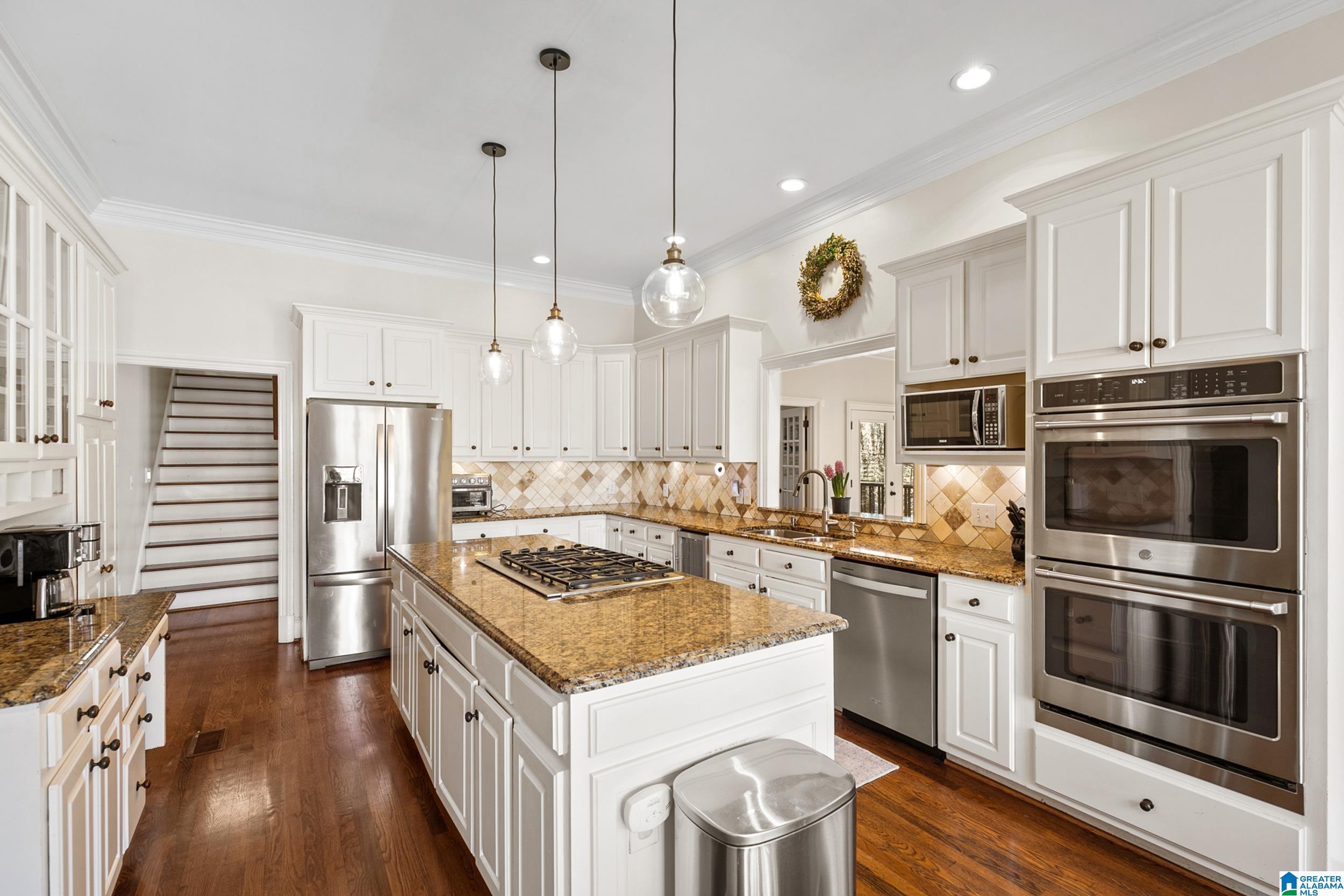 349 Turnberry Road Hoover, AL 35244 - Photo 14 of 98