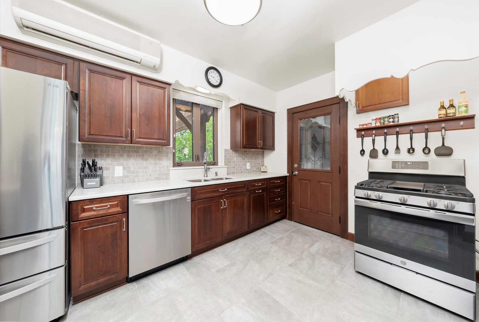 236 Country Club Road Chicago Heights, IL 60411 - Photo 10 of 28 Gallery Image 10